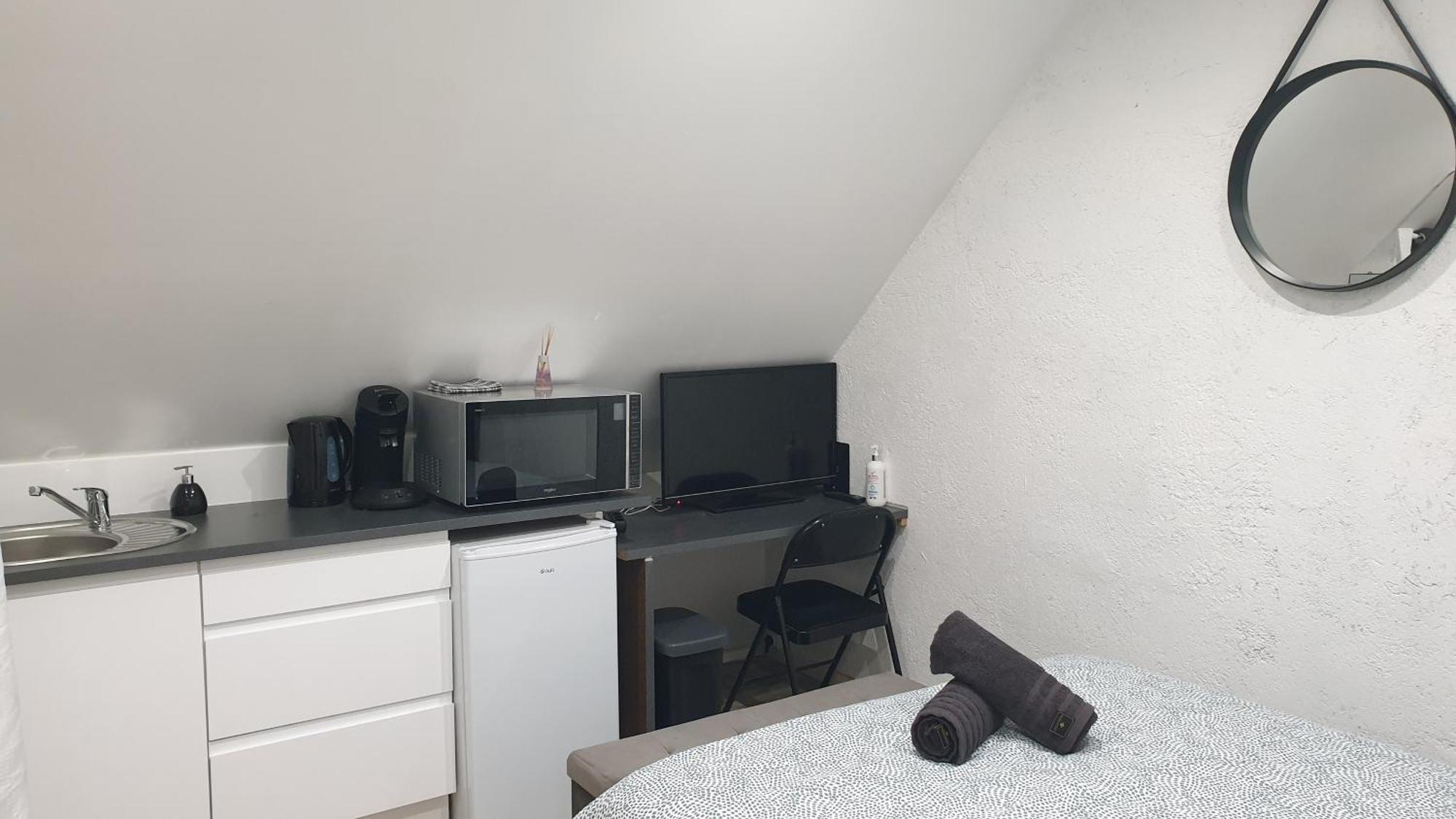 Au 36, Les Apparts Hotel Joigny Exterior photo