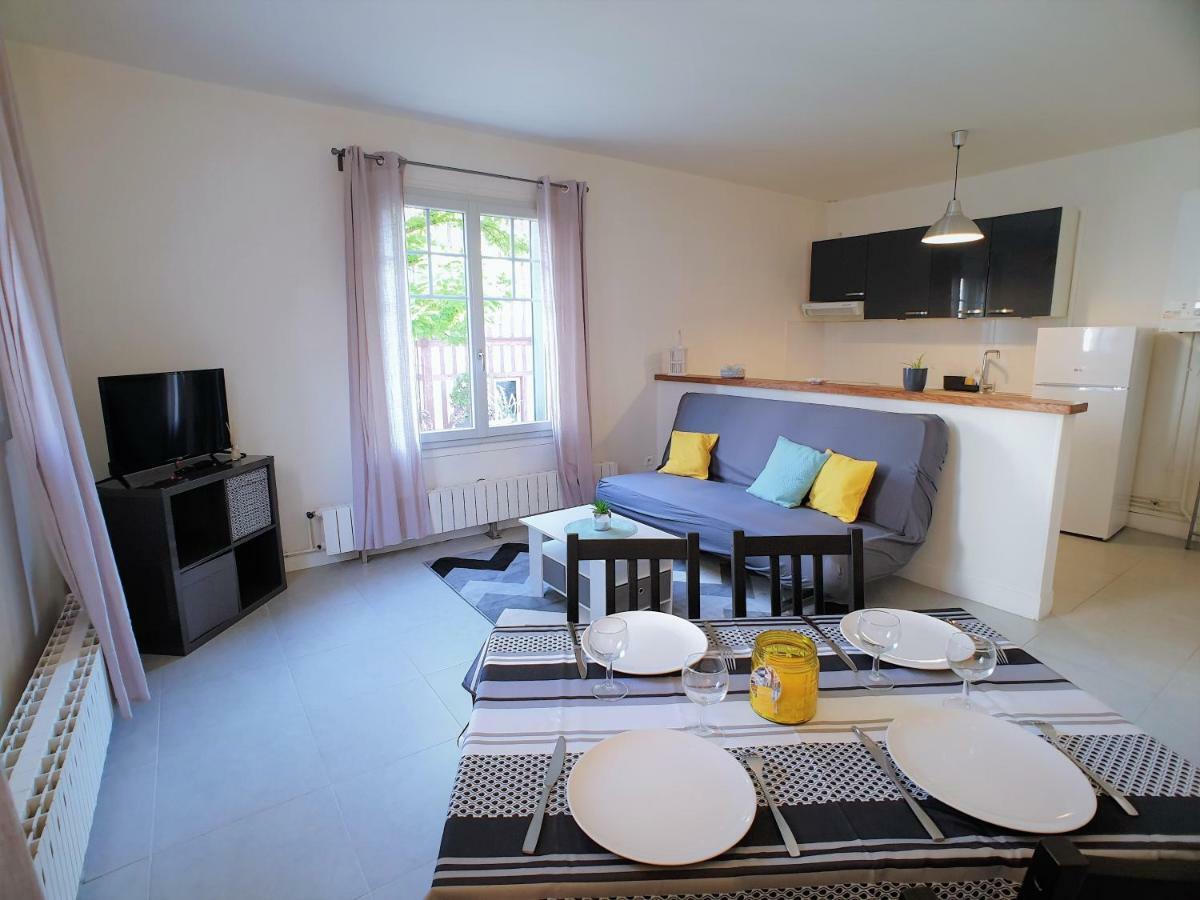 Au 36, Les Apparts Hotel Joigny Exterior photo